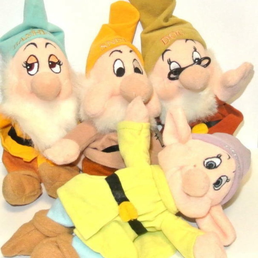 Disney Store Dwarfs plush Lot 4 Sneezy Doopey Doc